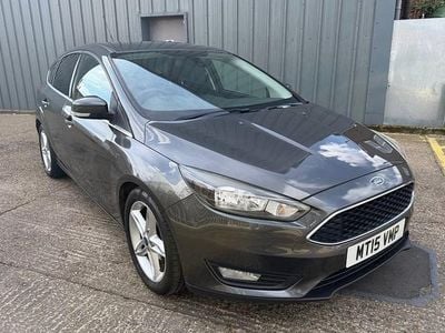 Used Ford Focus Zetec 125 HP (91 kW) 2015 Grey Hatchback