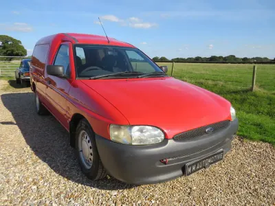Used Ford Escort 2001 Red Van