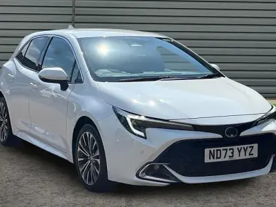 Used Toyota Corolla Design 140 HP (102 kW) 2023 White Hatchback