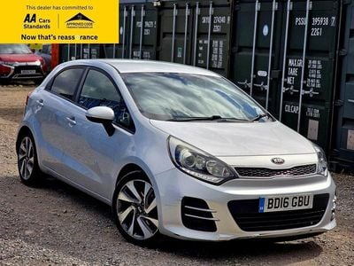 Used Kia Rio 107 HP (78 kW) 2016 Silver Hatchback