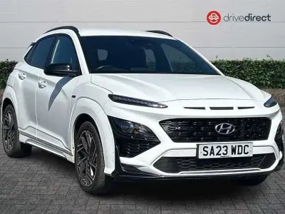 Gebraucht Hyundai Kona N Line 120 PS (88 kW) 2023 Weiß SUV