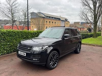 Black Used 2015 Land Rover Range Rover Vogue SUV | £12,995 (A bit pricey)