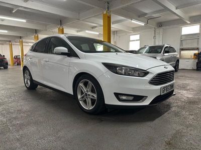 Used Ford Focus Titanium 120 HP (88 kW) 2015 White Hatchback
