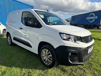 Used Peugeot Partner Premium 2021 White MPV