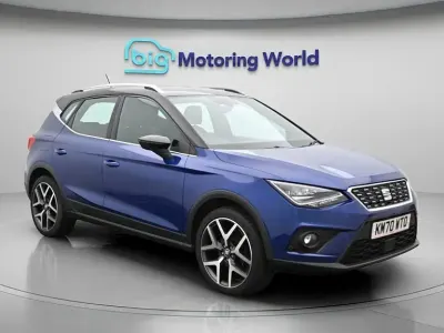 Używany Seat Arona XCELLENCE Lux 110 KM (80 kW) 2021 Niebieski SUV