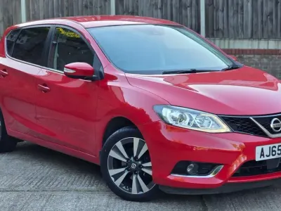 Używany Nissan Pulsar N-TEC 115 KM (84 kW) 2015 Czerwony Hatchback