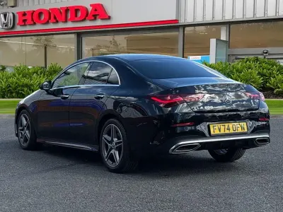Begagnad Mercedes CLA200 Executive 2024 Svart Sportkupé