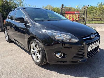 Begagnad Ford Focus Zetec 2014 Svart Halvkombi