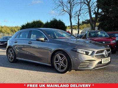 Usado Mercedes A200 AMG line 163 HP (119 kW) 2019 Cinzento Citadino