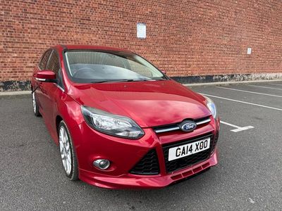 Used Ford Focus Zetec 115 HP (84 kW) 2014 Red Hatchback