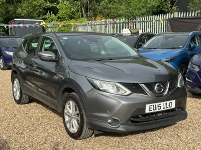 Used Nissan Qashqai Acenta 115 HP (84 kW) 2015 Grey SUV
