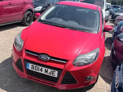 Used Ford Focus Zetec 2014 Red Hatchback