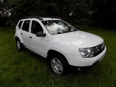 Used Dacia Duster Ambiance 110 HP (80 kW) 2016 White SUV