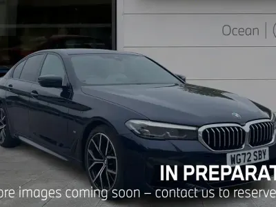 Begagnad BMW 520 M Sport 187 HK (137 kW) 2023 Blå