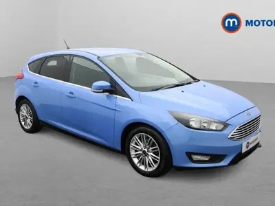 Used Ford Focus Zetec 125 HP (91 kW) 2017 Blue Hatchback