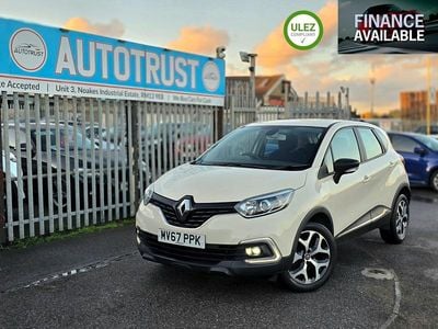 Used Renault Captur Dynamique 90 HP (66 kW) 2017 Cream SUV