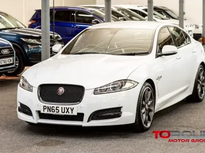 Begagnad Jaguar XF R-Sport 200 HK (147 kW) 2015 Vit Sedan