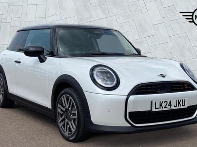 Used Mini Cooper Classic 201 HP (147 kW) 2024 White Hatchback