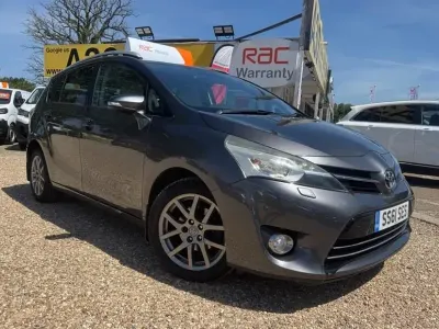 Used Toyota Verso 112 HP (82 kW) 2014 Grey MPV