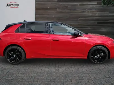 Used Vauxhall Astra GS Line 130 HP (95 kW) 2022 Red Hatchback