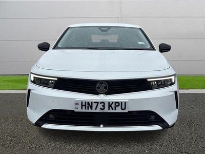 Used Vauxhall Astra Design Edition 130 HP (95 kW) 2023 White Hatchback