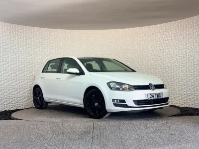 Usado VW Golf VII Match 105 HP (77 kW) 2015 Branco Citadino