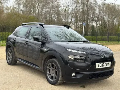Usado Citroën C4 Cactus Feel 82 HP (60 kW) 2016 Preto Citadino