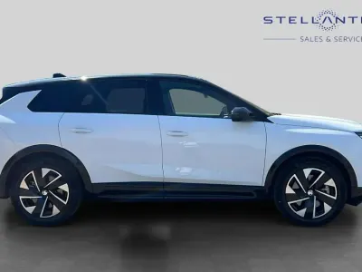 Used Vauxhall Grandland 154 kW (210 HP) 2025 White SUV