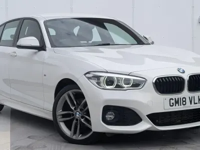 Begagnad BMW 120 M Sport 2018 Vit Halvkombi
