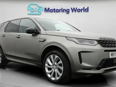 Begagnad Land Rover Discovery Sport HSE Dynamic 309 HK (227 kW) 2022 Silver SUV