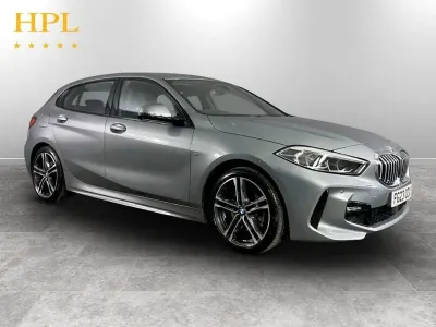 Usado BMW 118 M Sport 136 HP (100 kW) 2023 Cinzento Citadino