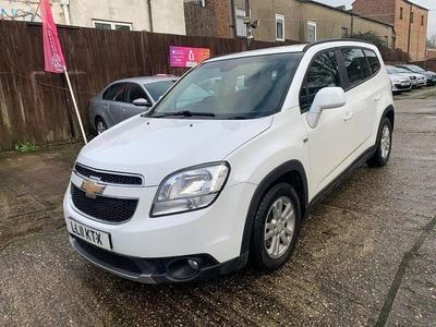 Used Chevrolet Orlando LT 2011 White MPV