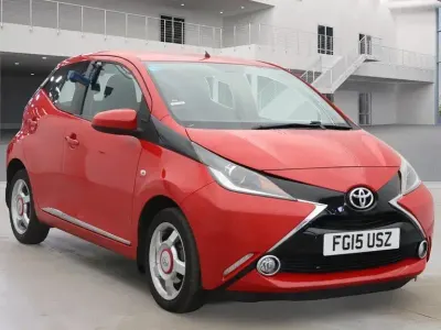 Used Toyota Aygo x-press 68 HP (50 kW) 2015 Red Hatchback