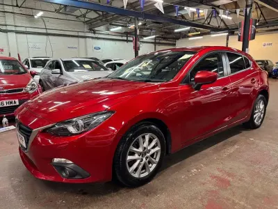 Used Mazda 3 2016 Red Hatchback