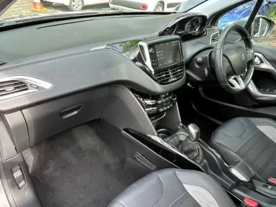 Używany Peugeot 2008 Allure Premium 81 KM (59 kW) 2019 Szary SUV