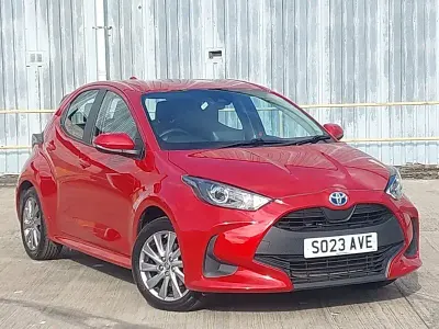 Used Toyota Yaris 116 HP (85 kW) 2023 Red Hatchback