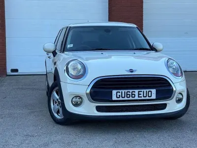 Used Mini Cooper Hatch 134 HP (98 kW) 2016 White Hatchback