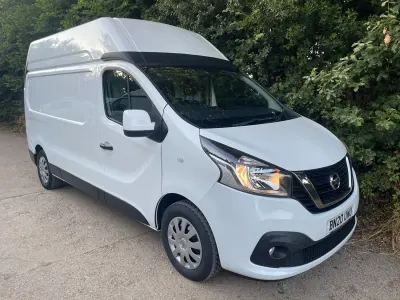 Used Nissan NV300 Tekna 145 HP (106 kW) 2020 White Van