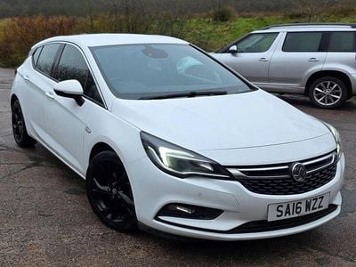 Used Vauxhall Astra SRi 2016 White Hatchback