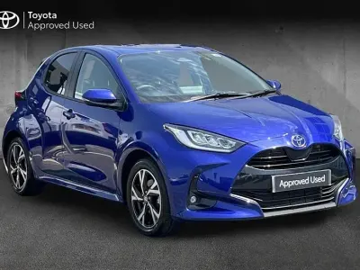Used Toyota Yaris Hybrid Design 116 HP (85 kW) 2025 Blue Hatchback