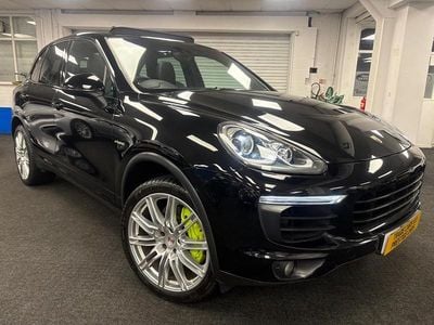 Black Used 2015 Porsche Cayenne S E-Hybrid SUV | £17,995 (Fair price)