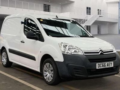 Used Citroën Berlingo 75 HP (55 kW) 2016 White MPV