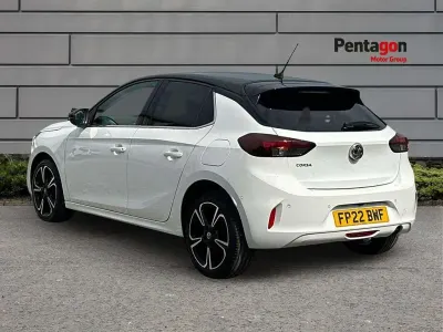 Używany Vauxhall Corsa Edition 73 KM (53 kW) 2022 Biały Hatchback