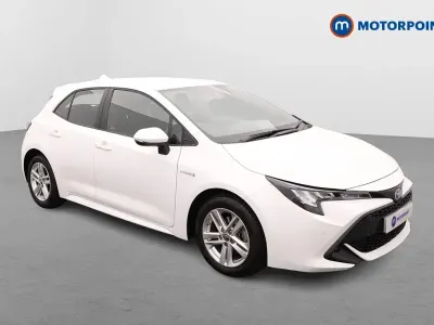 Used Toyota Corolla 122 HP (89 kW) 2021 White Hatchback