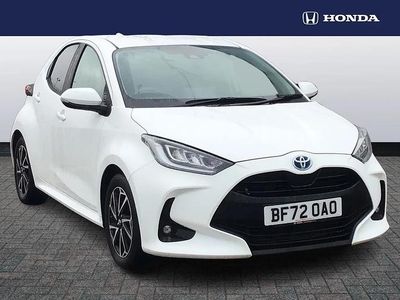 Used Toyota Yaris Hybrid Design 113 HP (83 kW) 2022 White Hatchback
