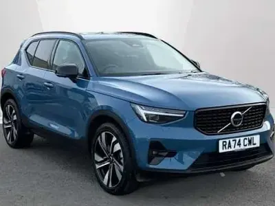 Usado Volvo XC40 Ultra 161 HP (118 kW) 2025 Azul SUV