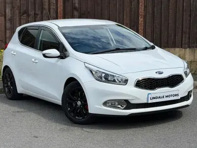 Used Kia Ceed 2015 White Hatchback