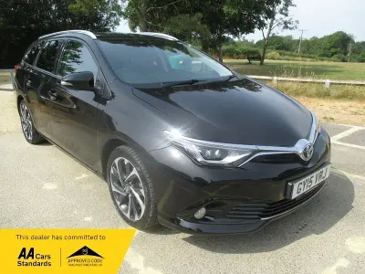 Used Toyota Auris Design 116 HP (85 kW) 2015 Black Estate