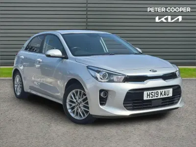 Used Kia Rio 99 HP (72 kW) 2019 Silver Hatchback