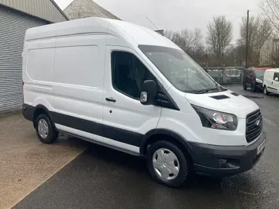 Usado Ford Transit 130 HP (95 kW) 2018 Branco Van